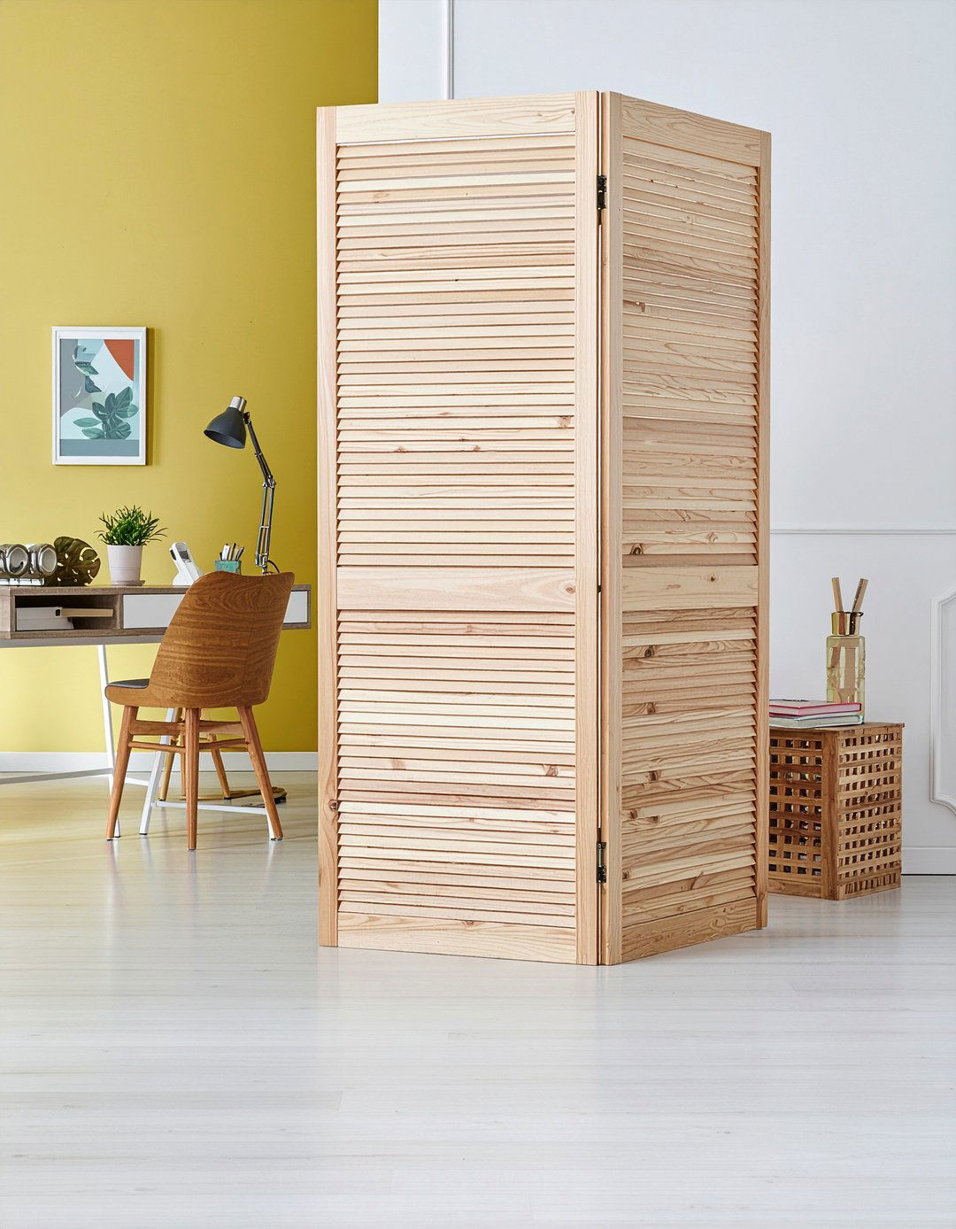 Folding room divider - 30 renter living room ideas