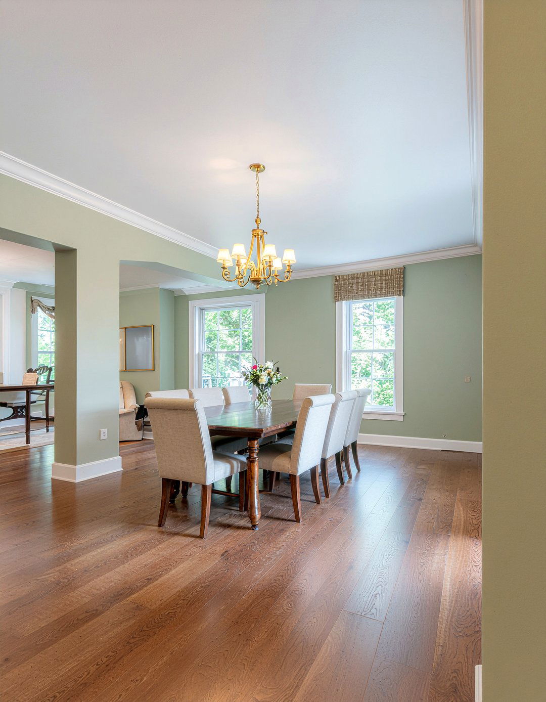 Formal Crown Molding - 30 colonial dining room ideas