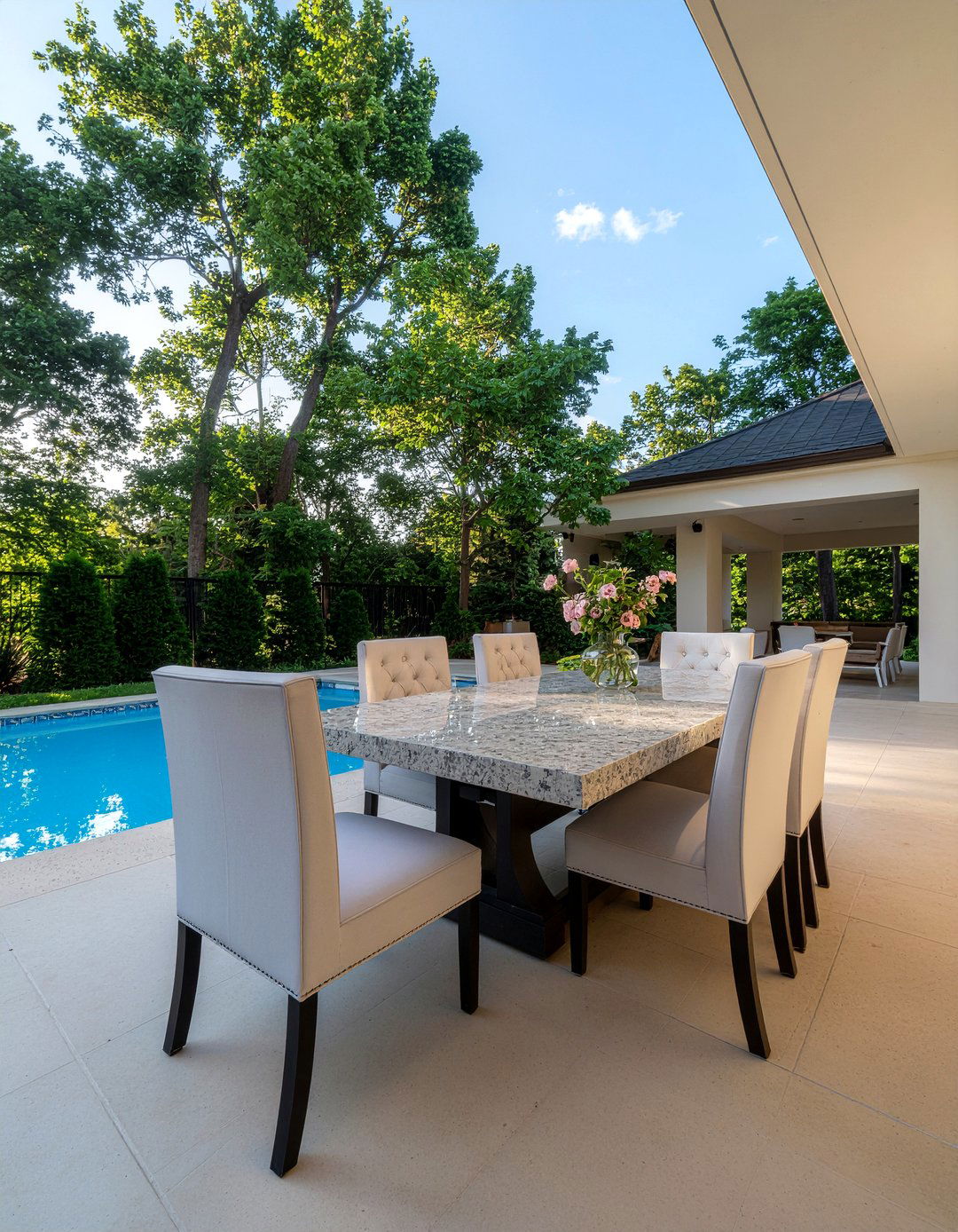 Formal Outdoor Space - 30 poolside dining ideas