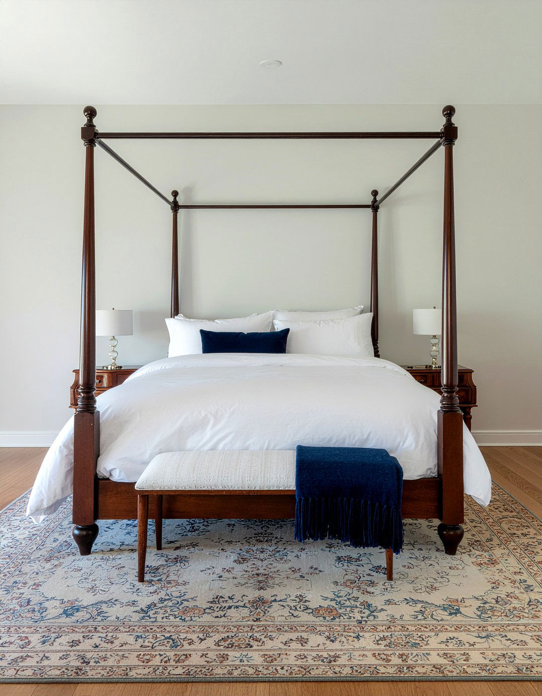 Four poster bed - 30 New England bedroom ideas