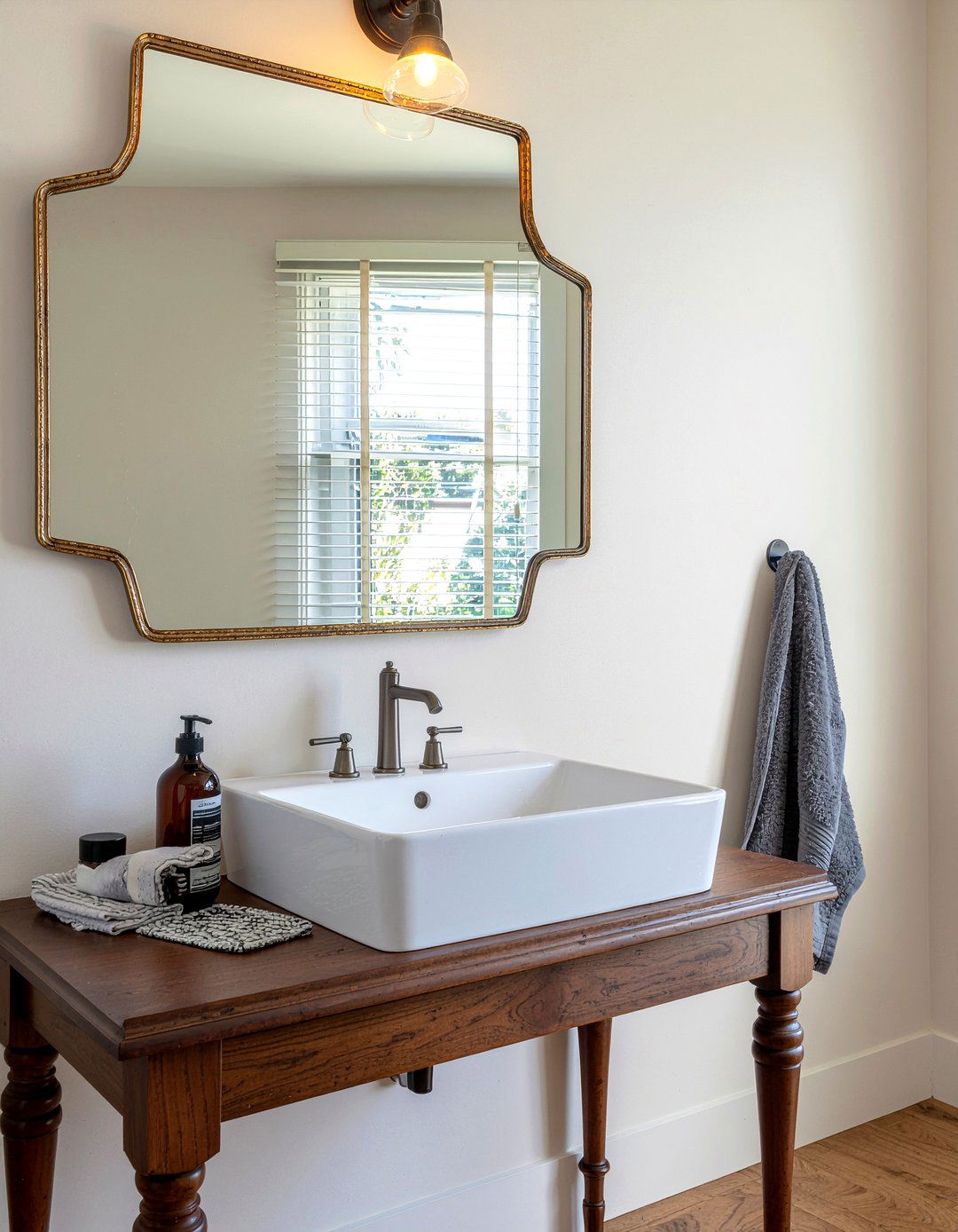 Framed Mirror - 30 bathroom timeless element ideas
