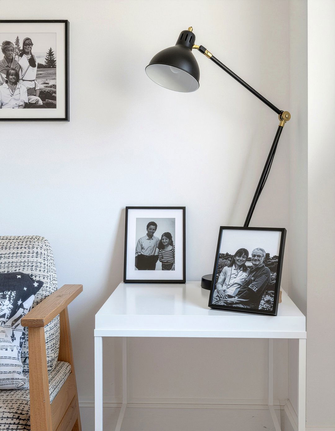 Framed Photo Group - 30 living room vignette ideas