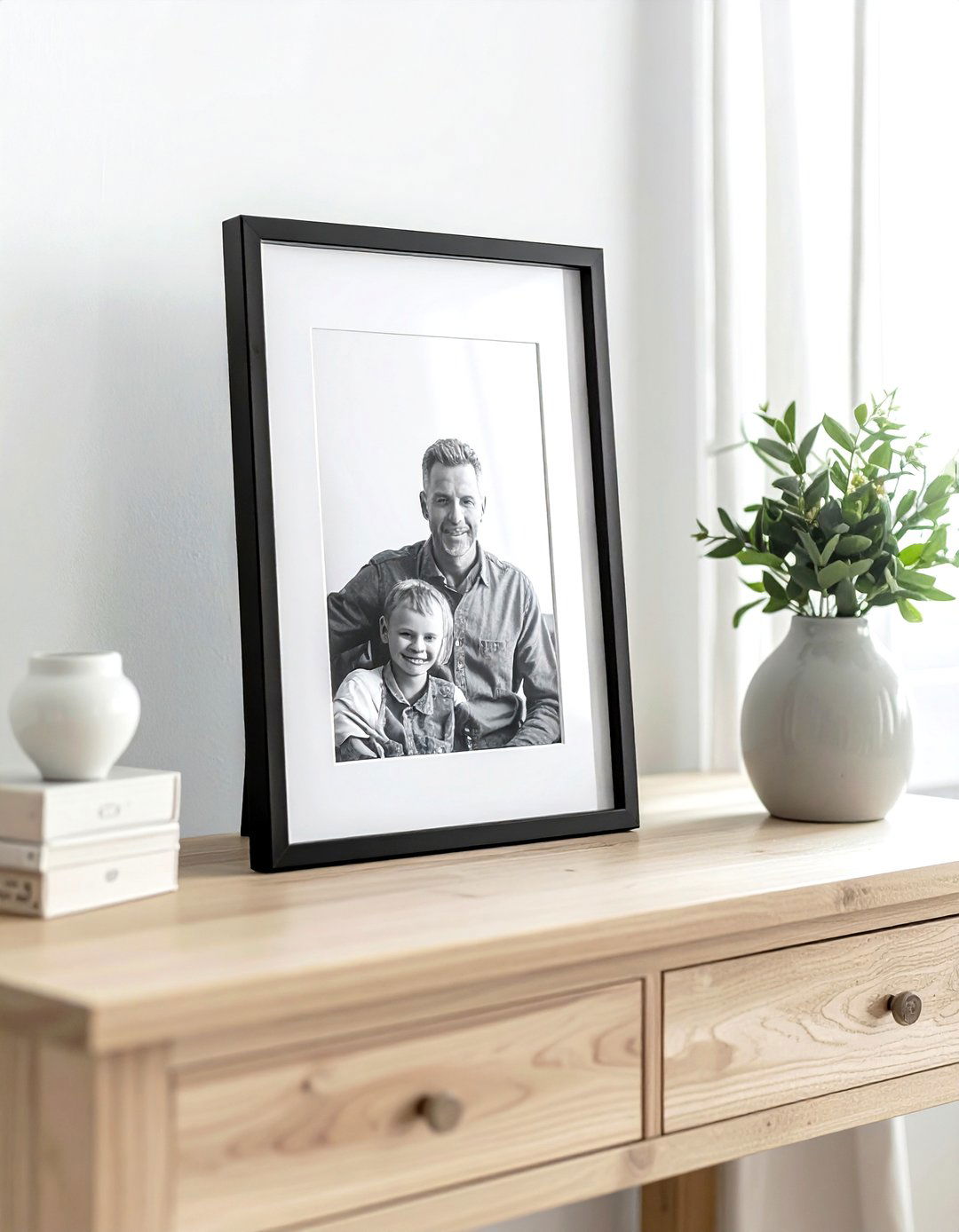 Framed Photo - 30 bedside table decor ideas