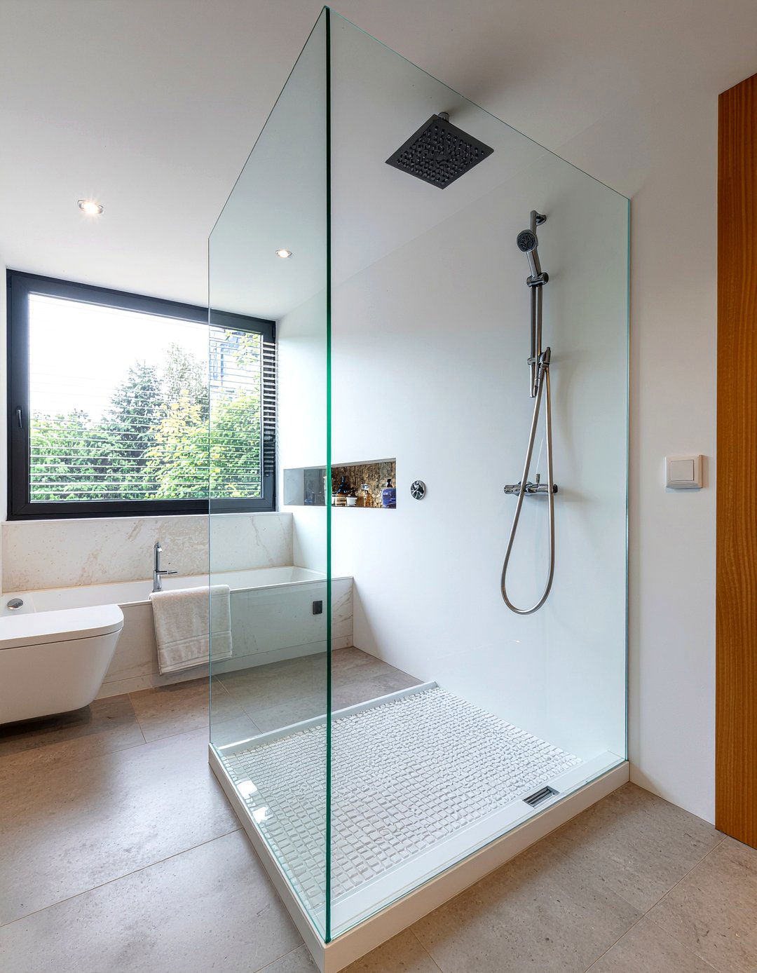 Frameless Glass Shower - 30 bathroom decor ideas