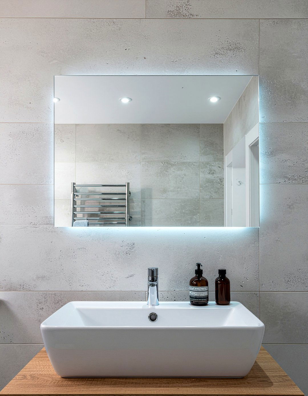 Frameless mirror - 30 bathroom makeover ideas