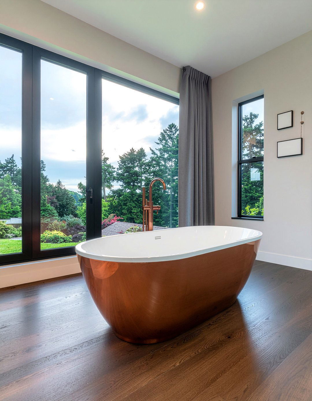 Freestanding Copper Bath - 30 bathroom period style ideas