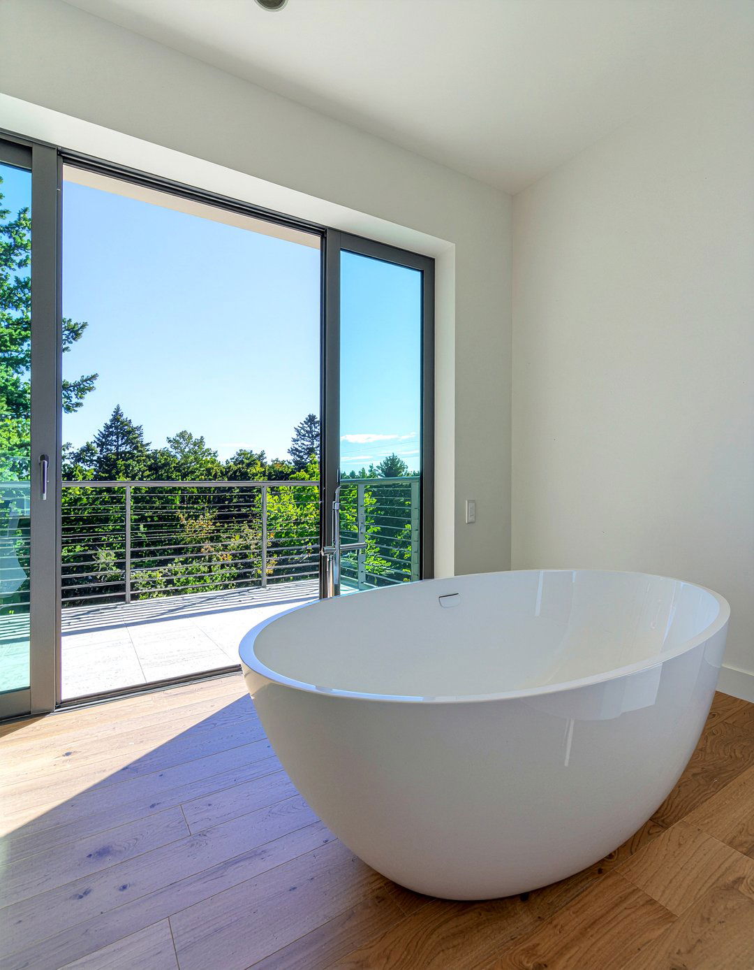 Freestanding Soaking Tub - 30 bathroom high-low mixing ideas