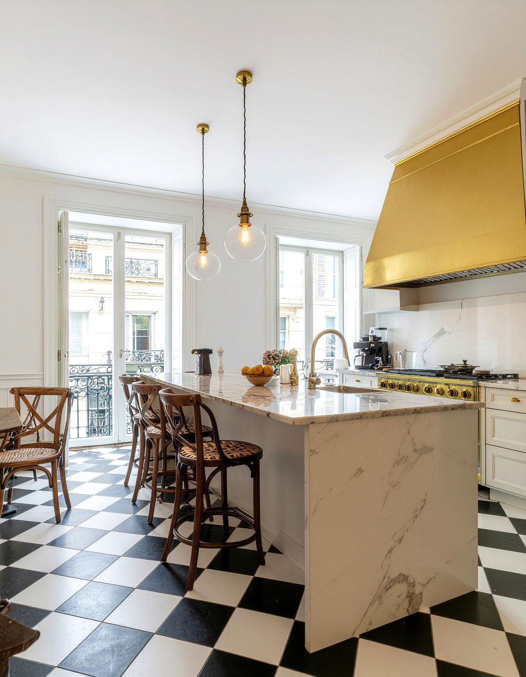 French Bistro Kitchen - 30 European kitchen ideas