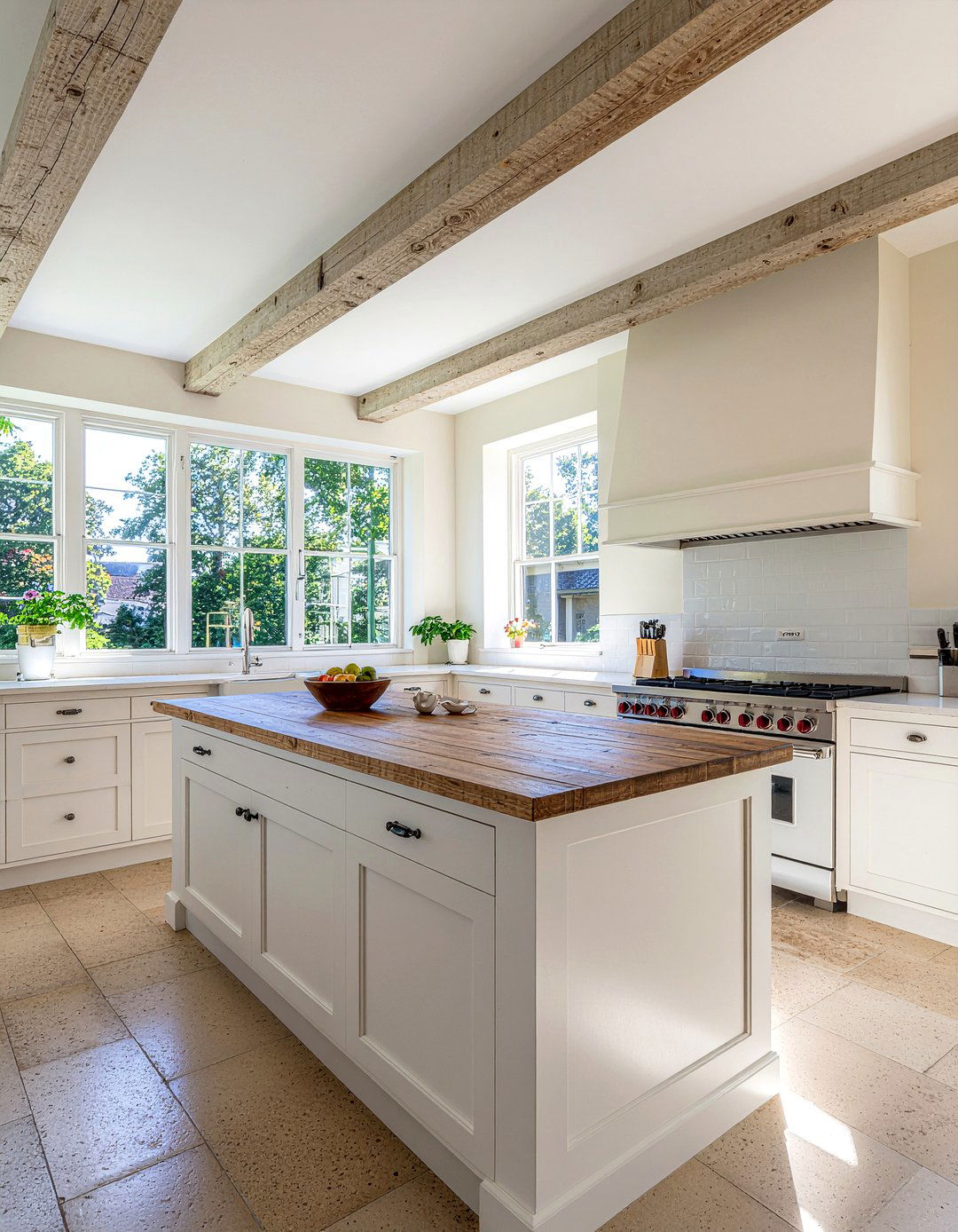 French Country Kitchen - 30 La Cornue range kitchen ideas