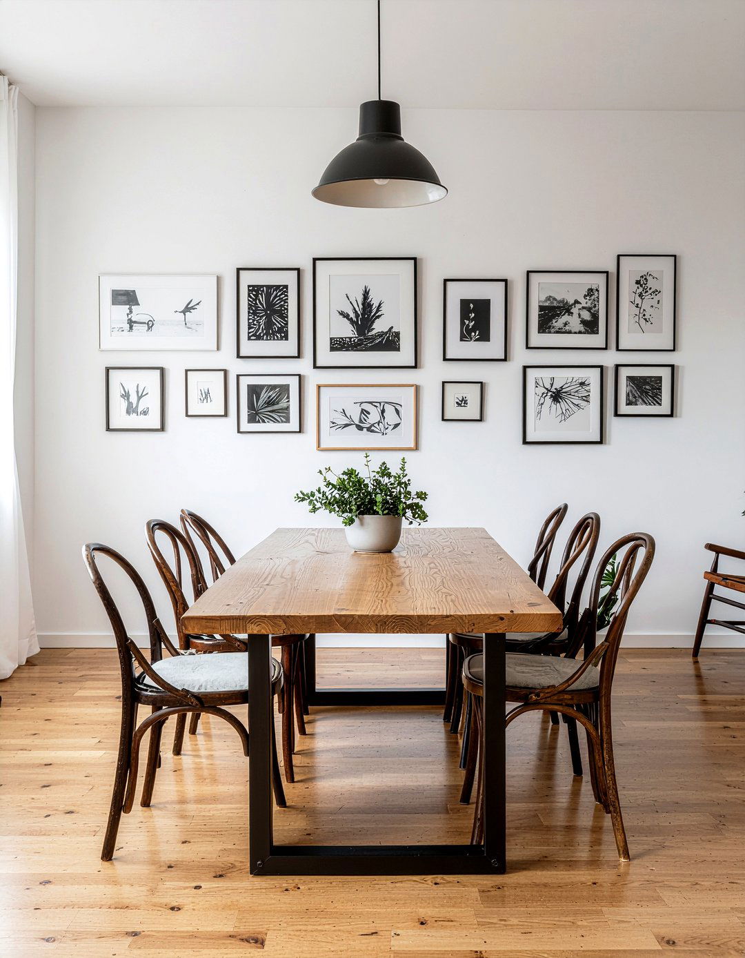 Gallery Wall Decor - 30 daring dining room ideas