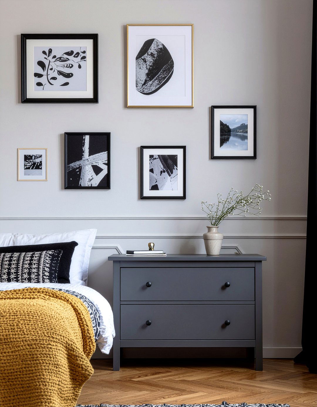 Gallery Wall Layout - 30 one day bedroom ideas