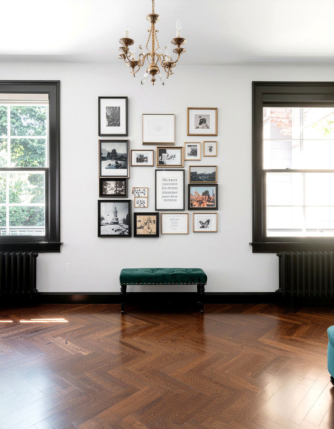 Gallery Wall Nook - 30 living room nook ideas