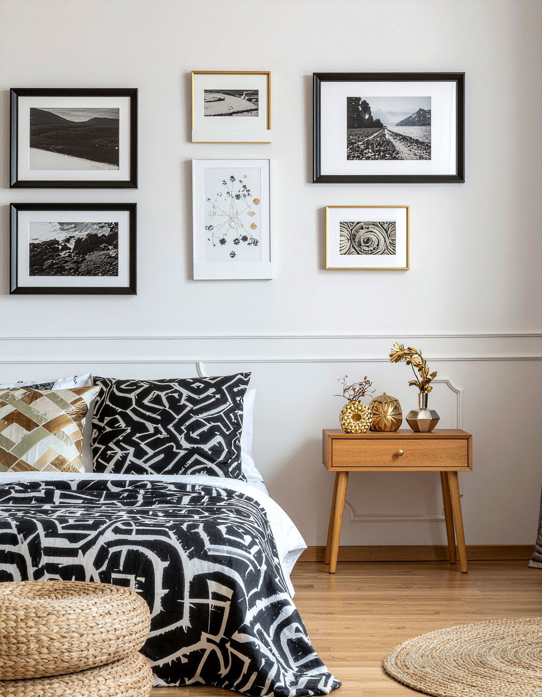 Gallery wall - 30 bedroom on a budget ideas