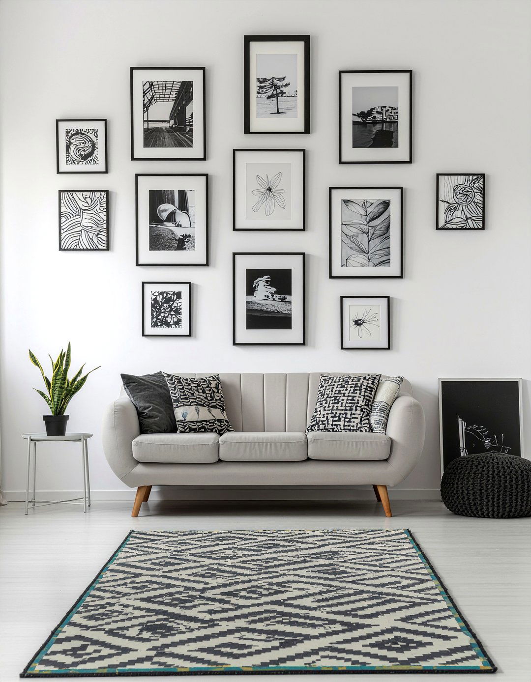 Gallery wall - 30 small living room ideas