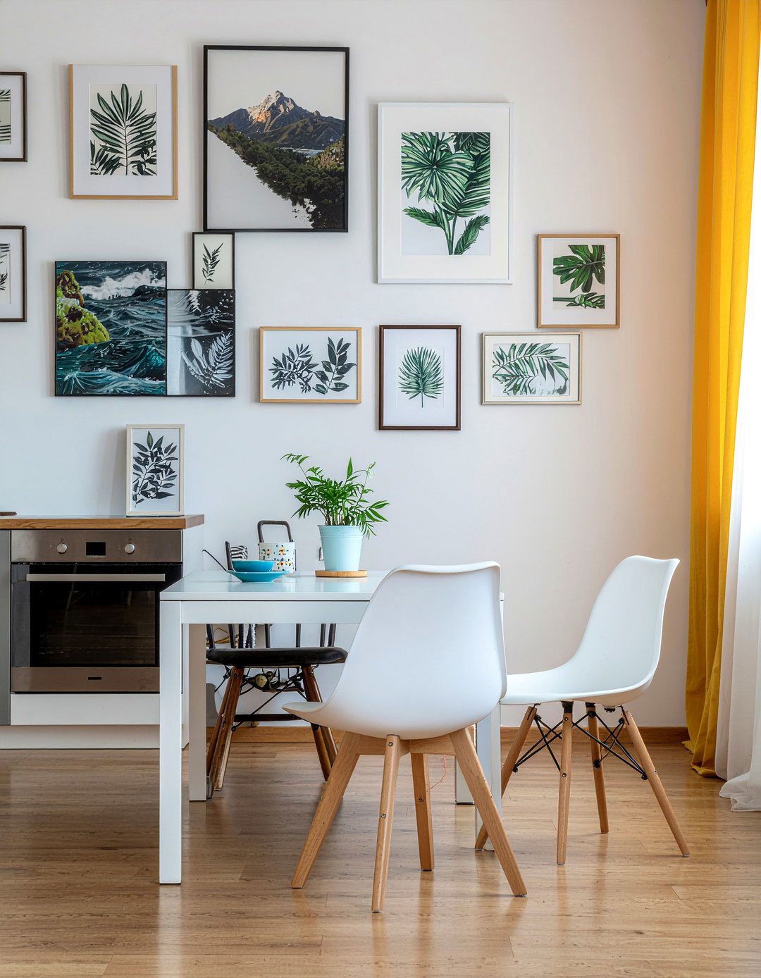 Gallery wall dining area - 30 dining nook ideas