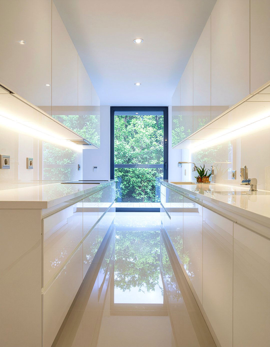 Galley kitchen layout - 30 kitchen expansion ideas