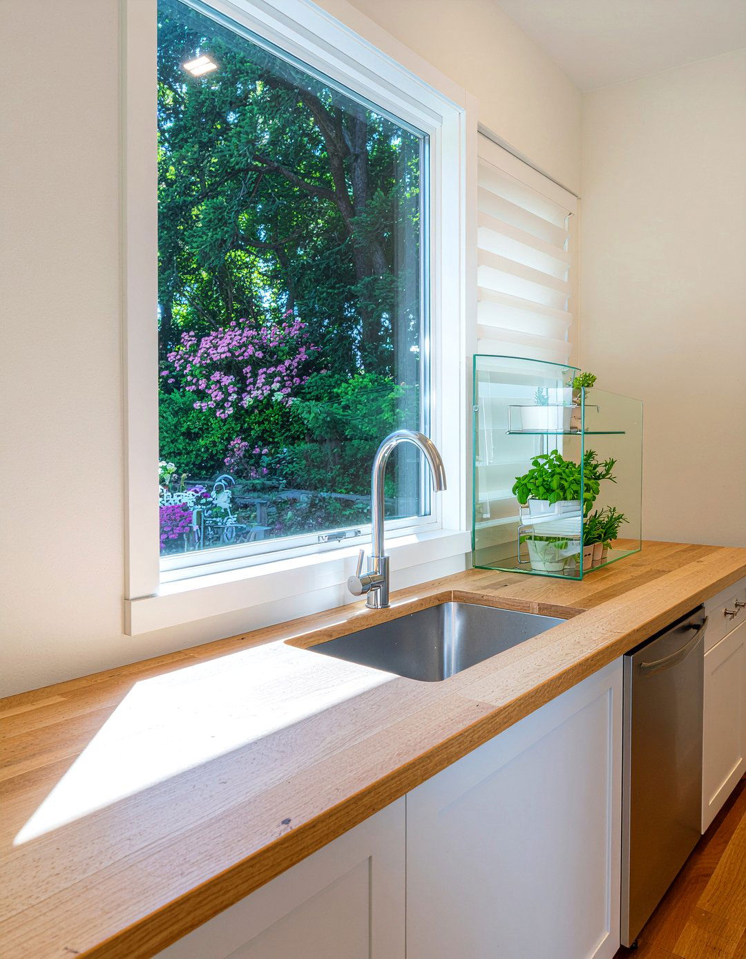 Garden Window Kitchen Bump Out - 30 kitchen bump out ideas