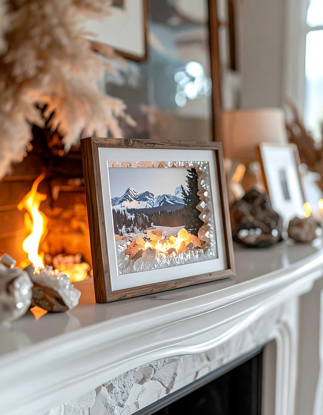Geode Picture Frame - 30 geode decor ideas