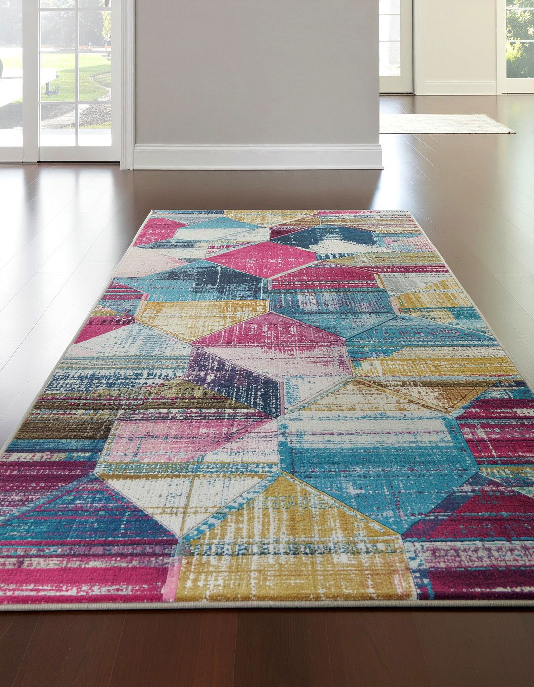 Geometric Area Rug - 30 living room maximalist furniture ideas