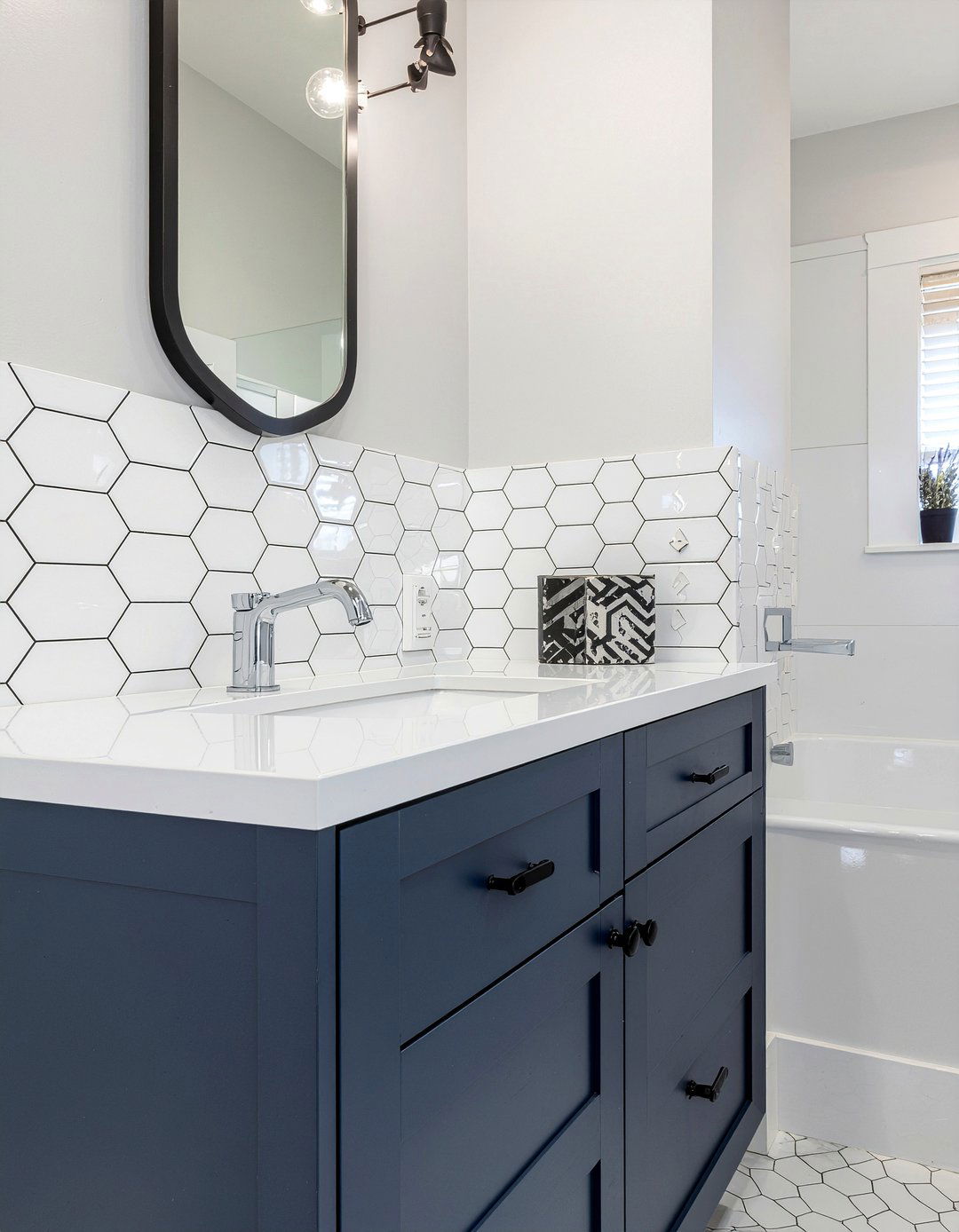 Geometric Tile - 30 bathroom focal wall ideas
