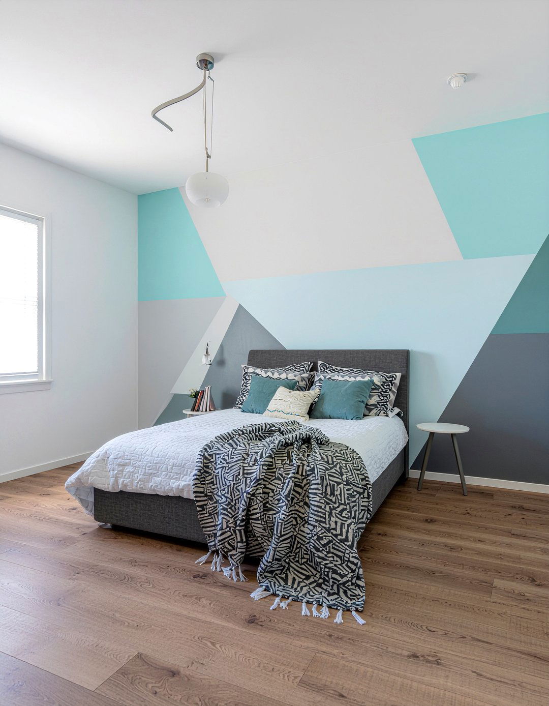 Geometric Wall Paint - 30 DIY bedroom ideas