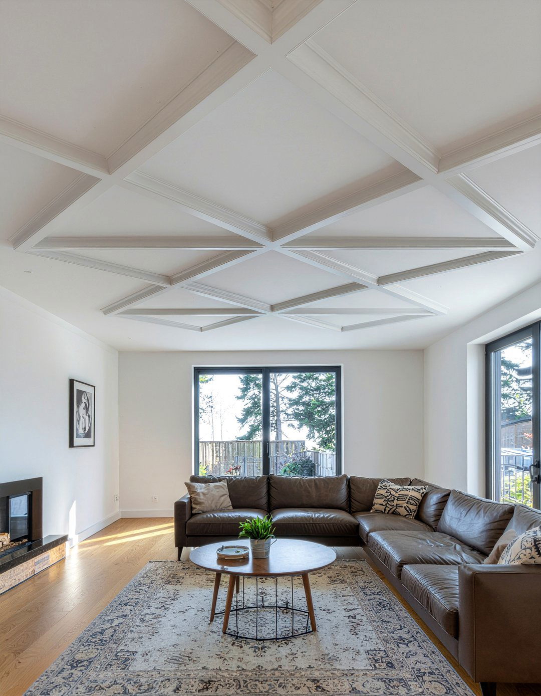 Geometric ceiling pattern - 30 living room ceiling update ideas