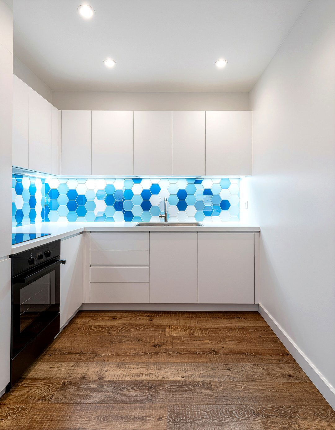 Geometric kitchen backsplash - 30 kitchen visual interest ideas