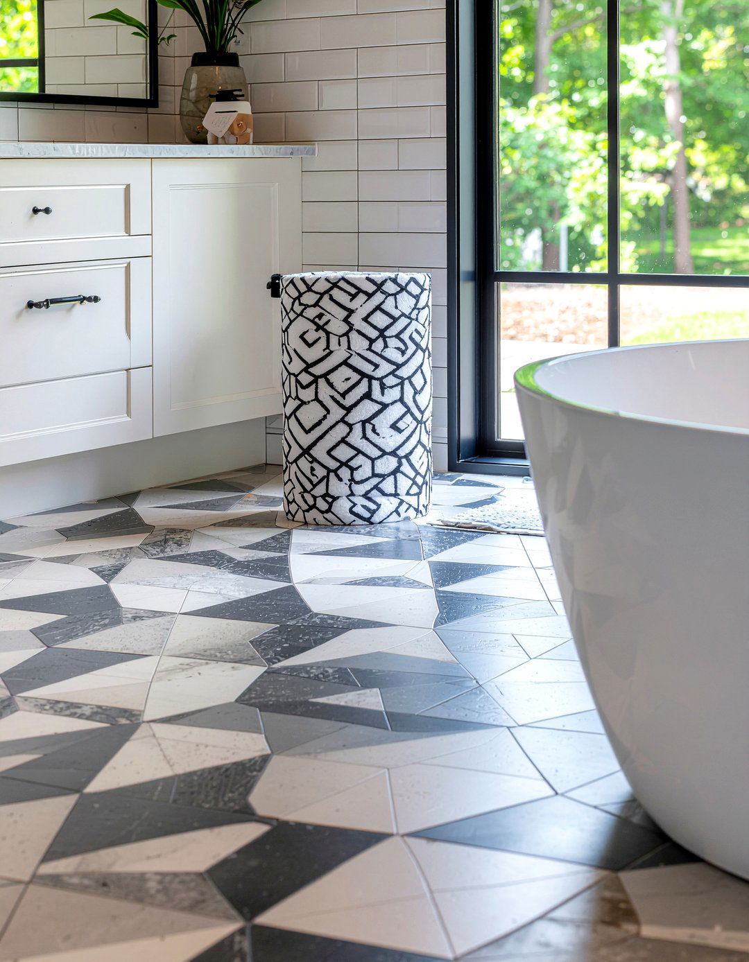 Geometric towel ring - 30 bathroom towel ring ideas