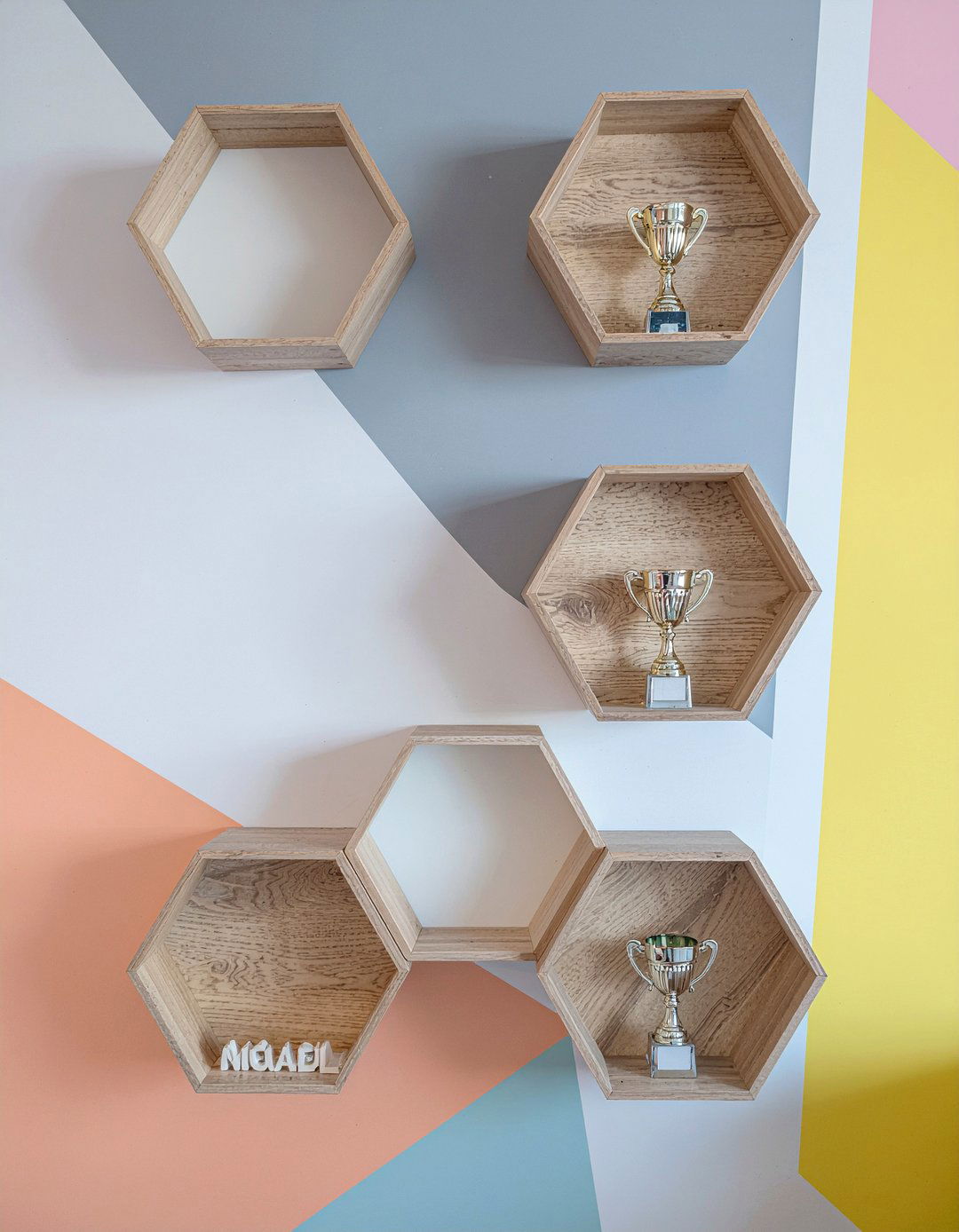 Geometric wall shelf - 30 bedroom award display ideas