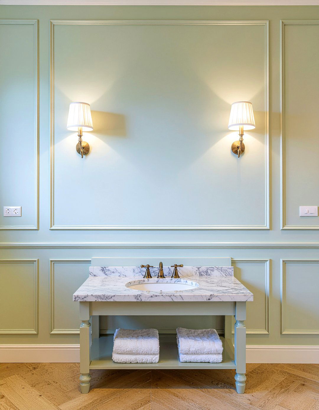 Georgian wall paneling - 30 Georgian bathroom ideas