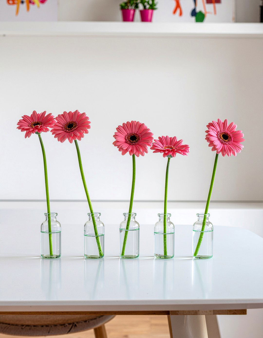 Gerbera Daisy Display - 30 dining room fresh flower ideas