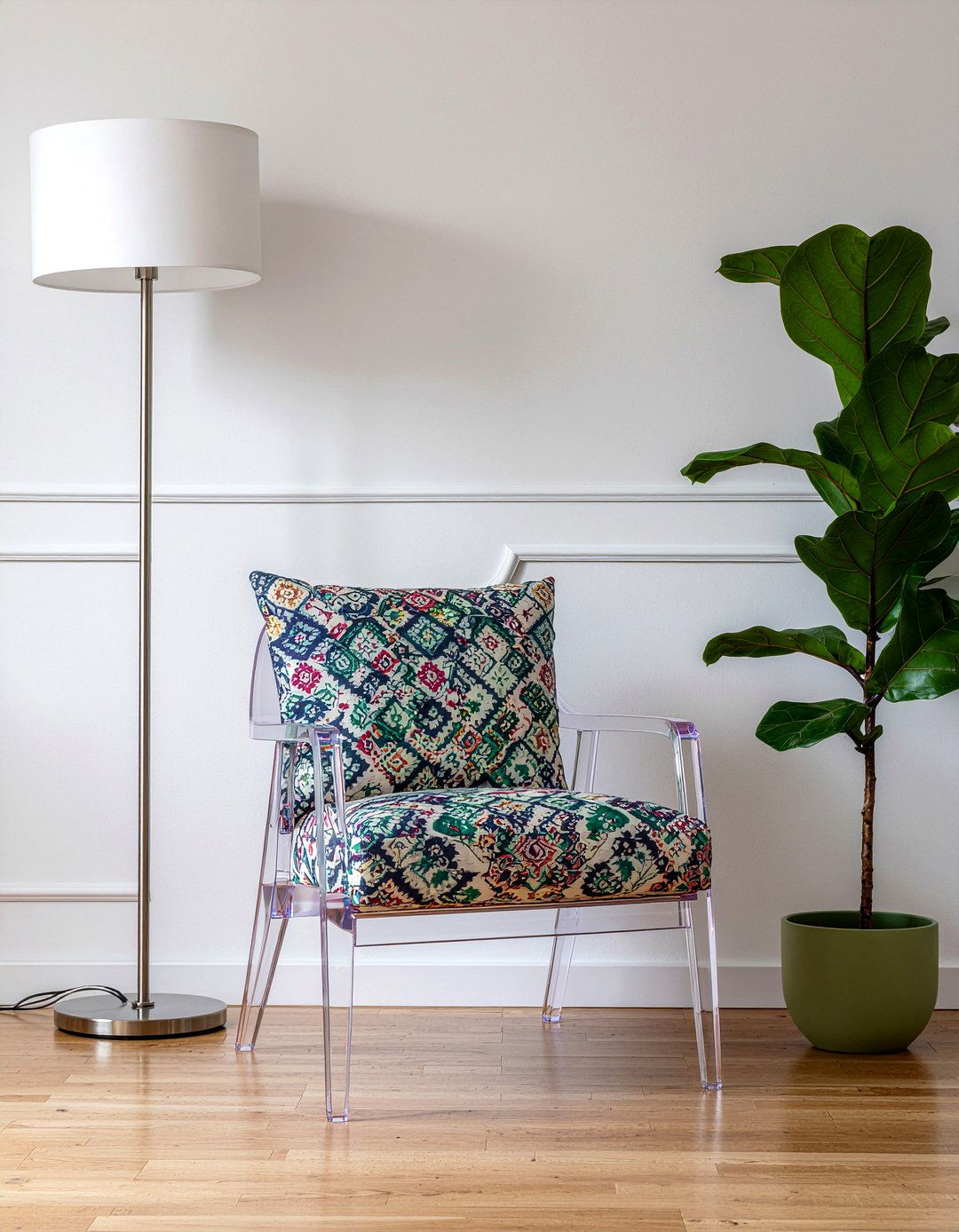 Ghost Chair - 30 living room acrylic furniture ideas