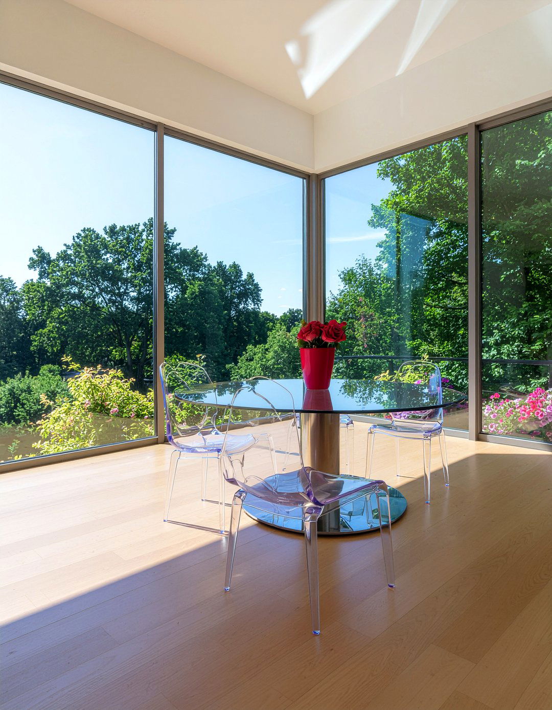 Ghost chair with round glass table - 30 ghost dining chair ideas