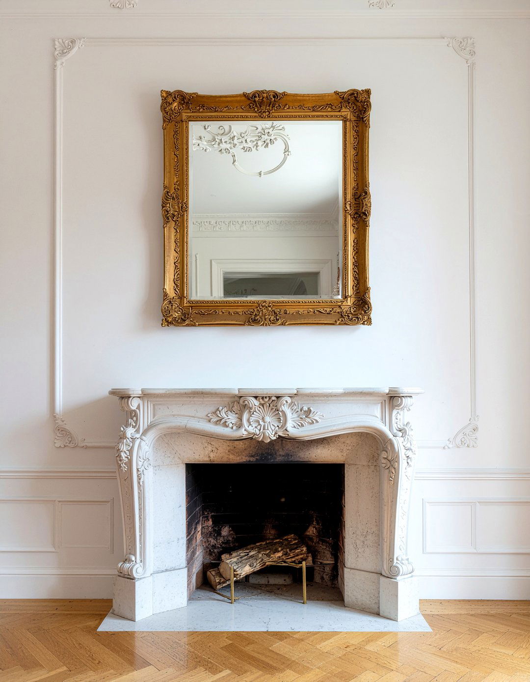 Gilded Mirror - 30 living room traditional furniture ideas