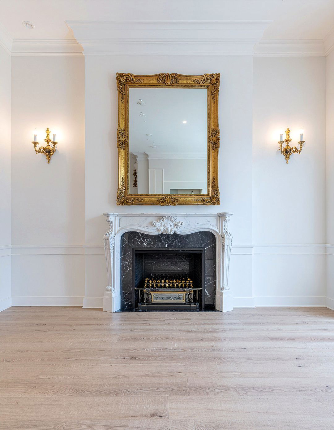 Gilded mirror - 30 living room classic furniture ideas