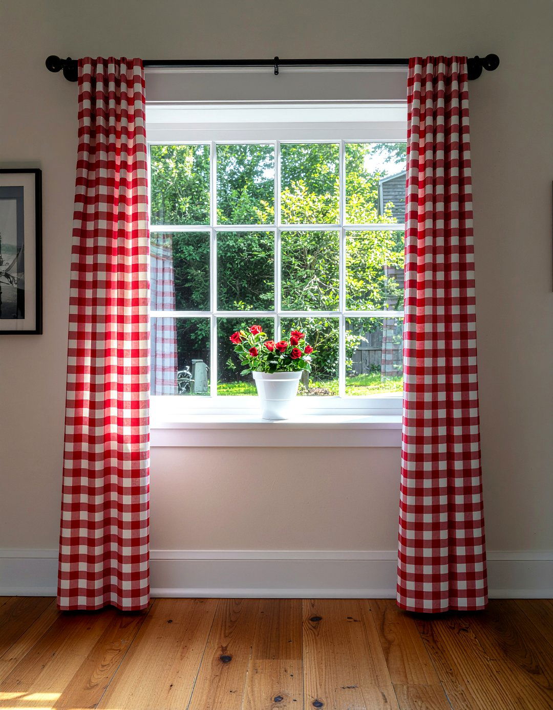 Gingham Curtains - 30 English country dining room ideas