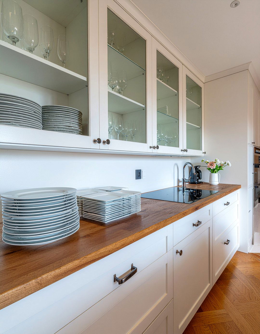 Glass Cabinet Inserts - 30 kitchen facelift ideas