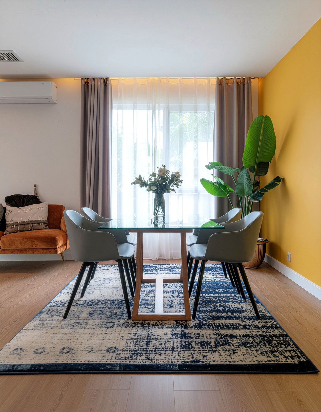 Glass Dining Table - 30 Filipino dining room ideas