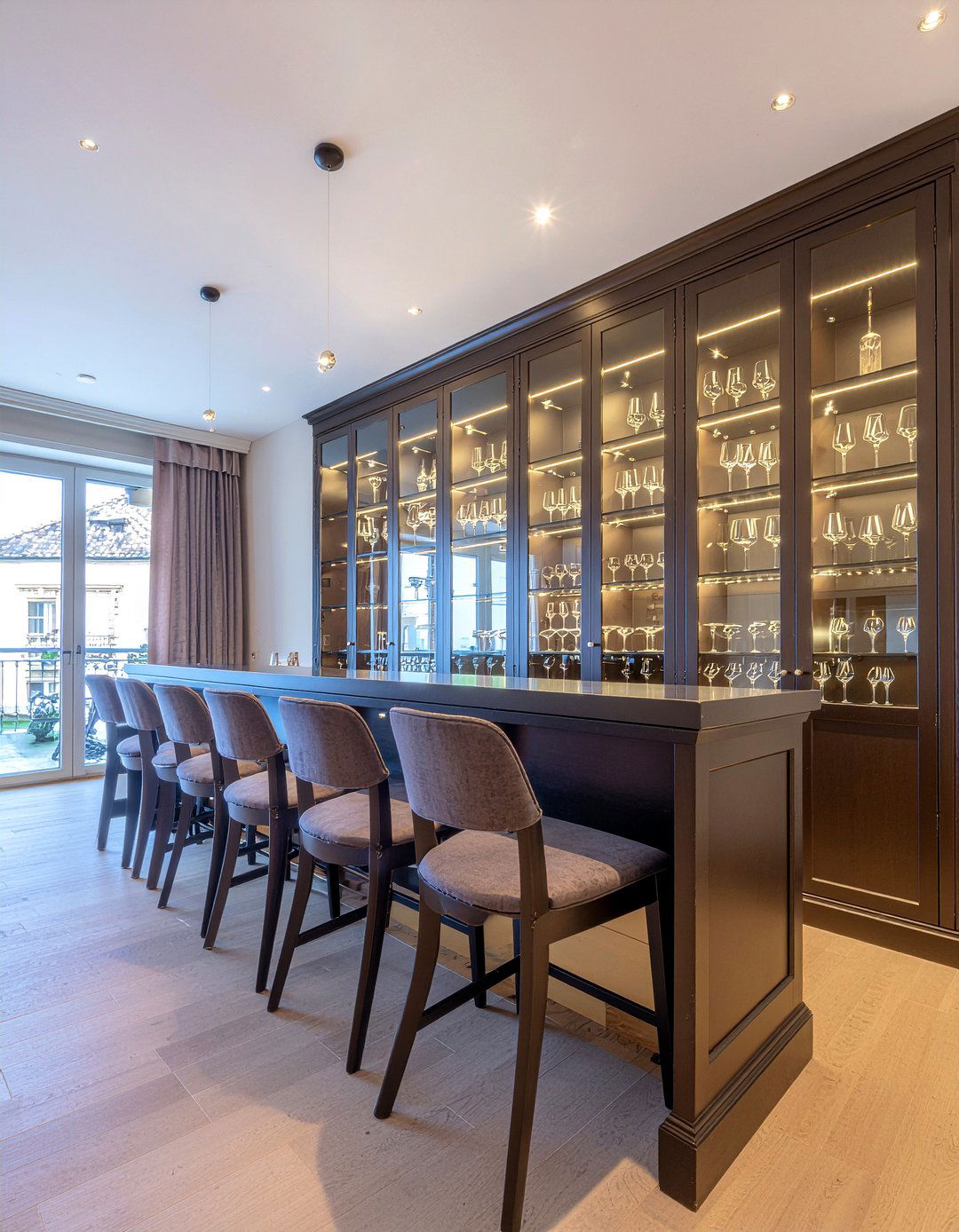 Glass Front Bar Cabinets - 30 dining room wet bar ideas