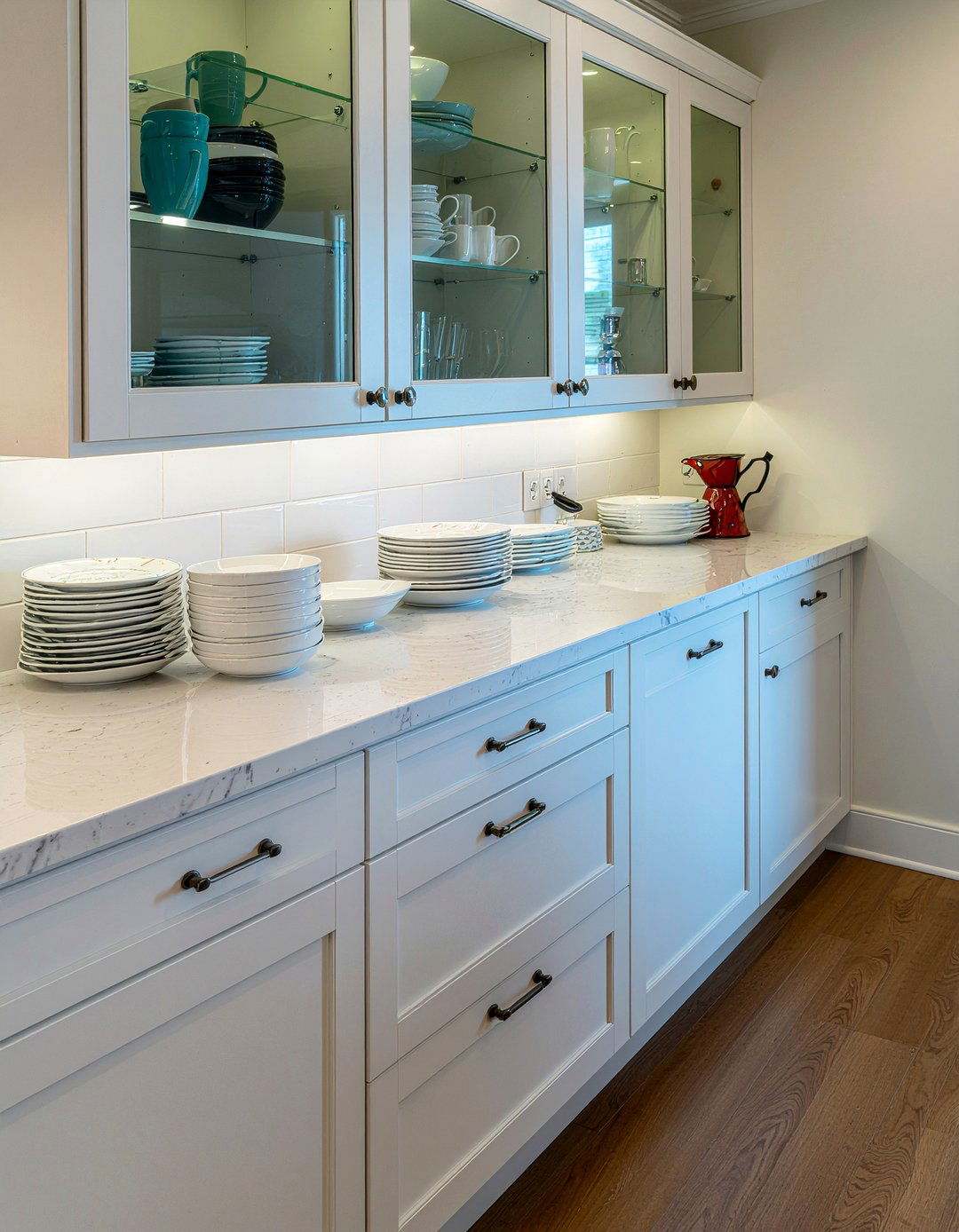 Glass Front Cabinets - 30 bright kitchen ideas