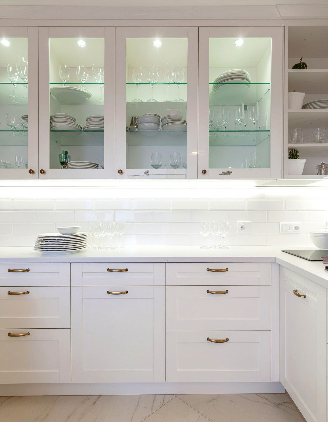 Glass Front Cabinets - 30 interior designer kitchen ideas