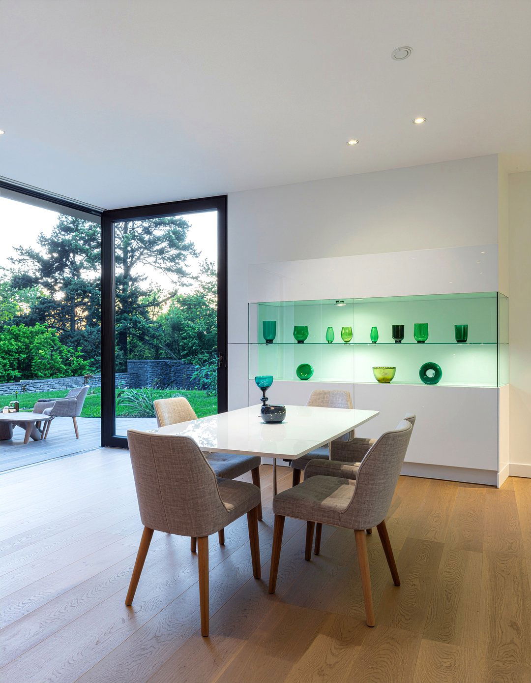 Glass Front Display Cabinet - 30 dining room hutch ideas