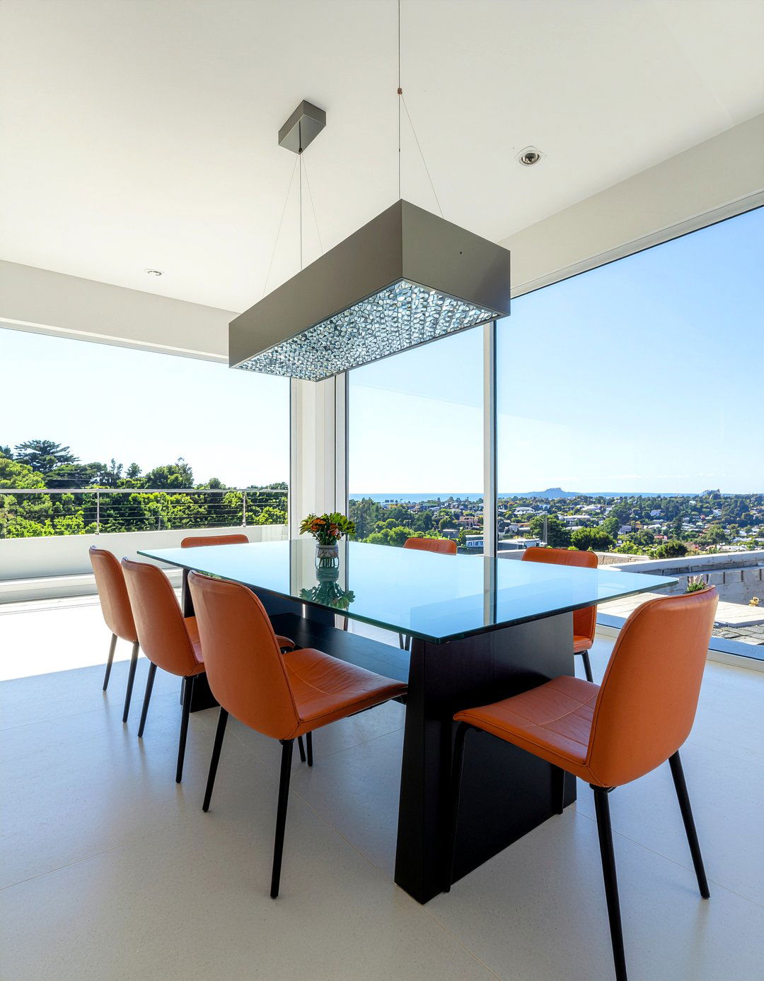 Glass dining table - 30 must-see dining room ideas