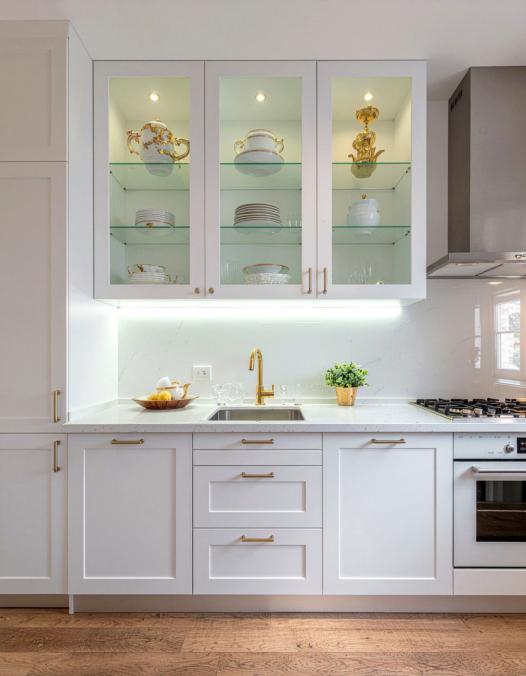Glass front cabinets - 30 kitchen remodel ideas