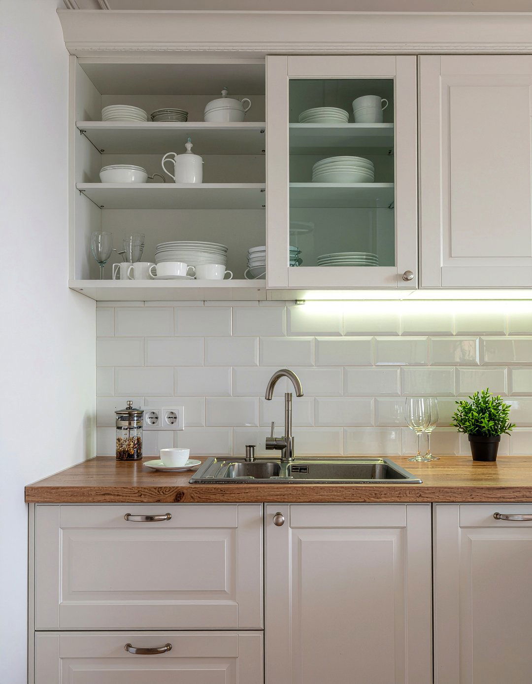 Glass front kitchen cabinets - 30 kitchen visual interest ideas