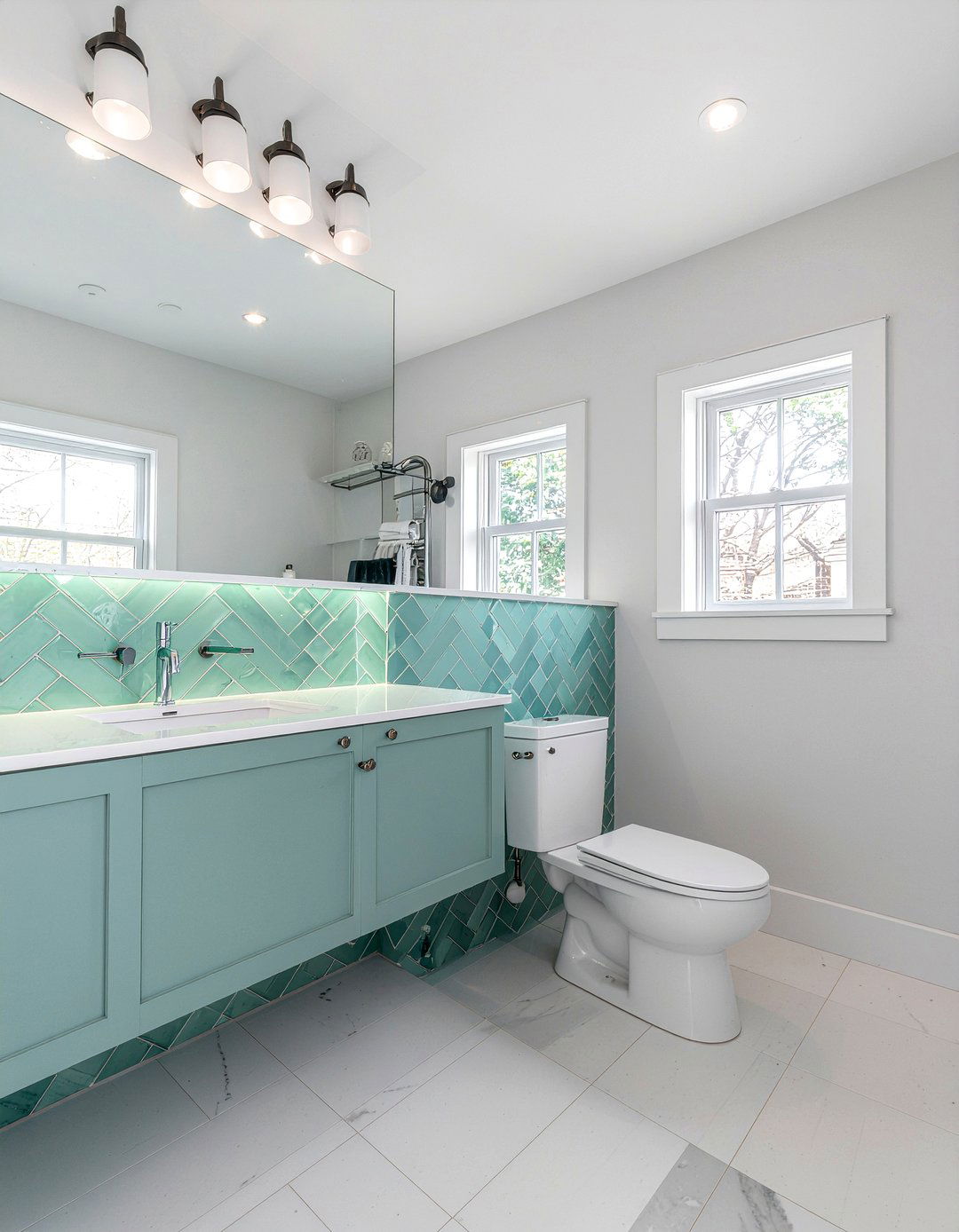 Glass herringbone tile bathroom - 30 herringbone tile bathroom ideas