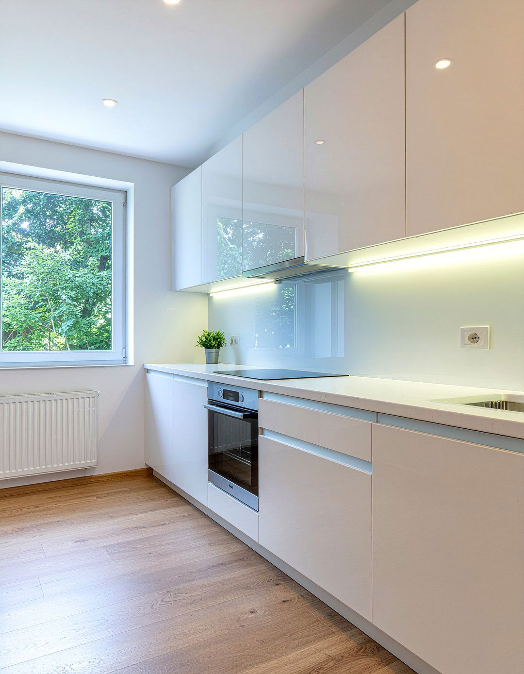 Glossy Cabinet Finish - 30 easy-clean kitchen ideas