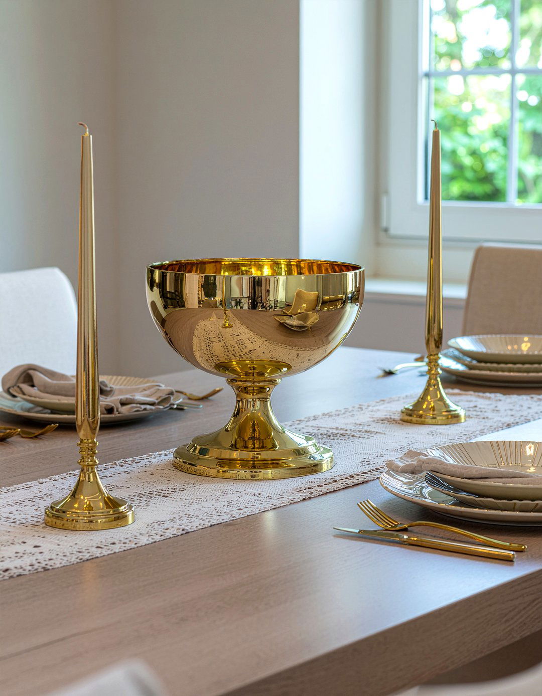 Gold Centerpiece Dining Table - 30 gold accent dining room ideas