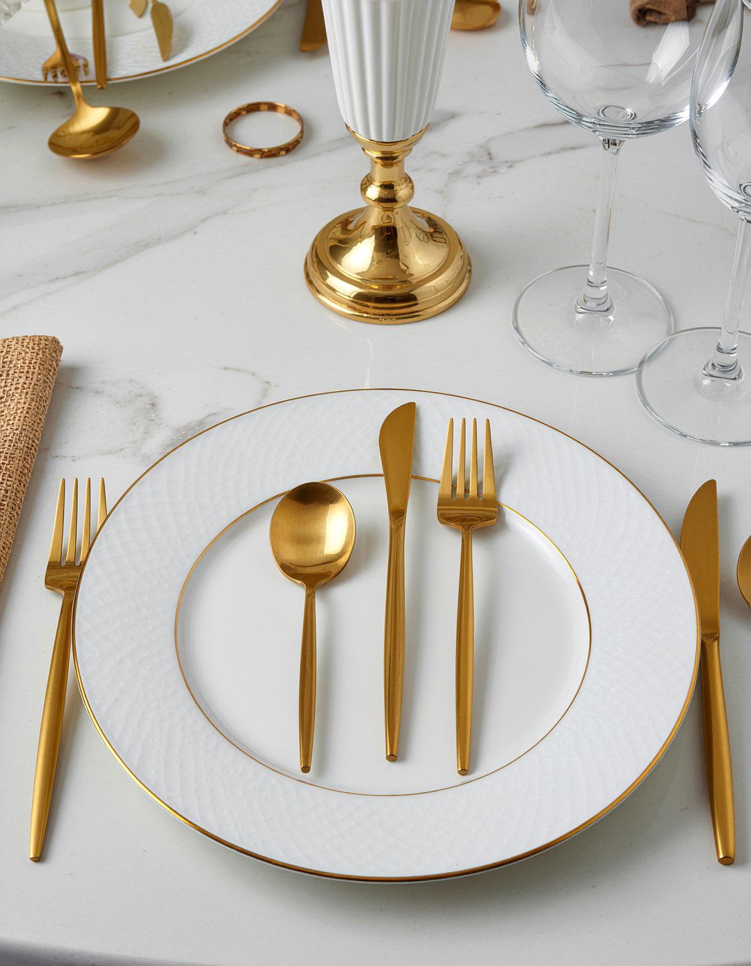 Gold Cutlery Table Setting - 30 gold accent dining room ideas