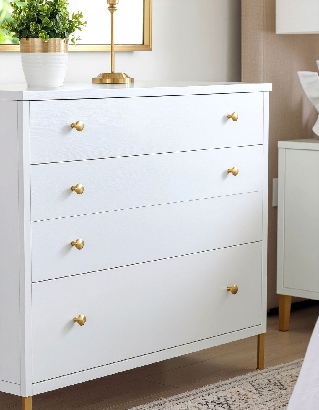 Gold Hardware - 30 weekend bedroom ideas